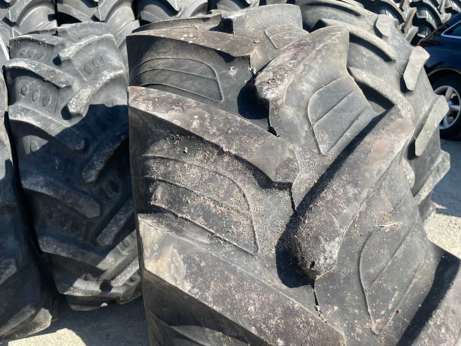 POINT 8 14.9r24 cauciucuri second hand de tractor OCAZIE
