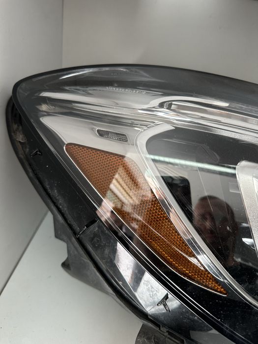 Mercedes cla 117 facelift USA фар фарове десен уса