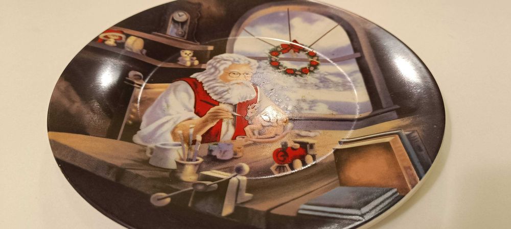 Декортивна коледна чиния