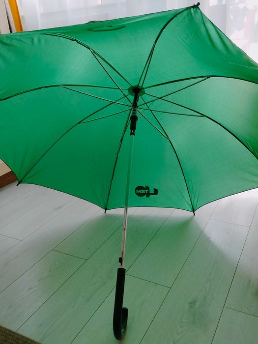 Umbrela mare verde