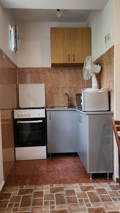 Garsoniera de închiriat