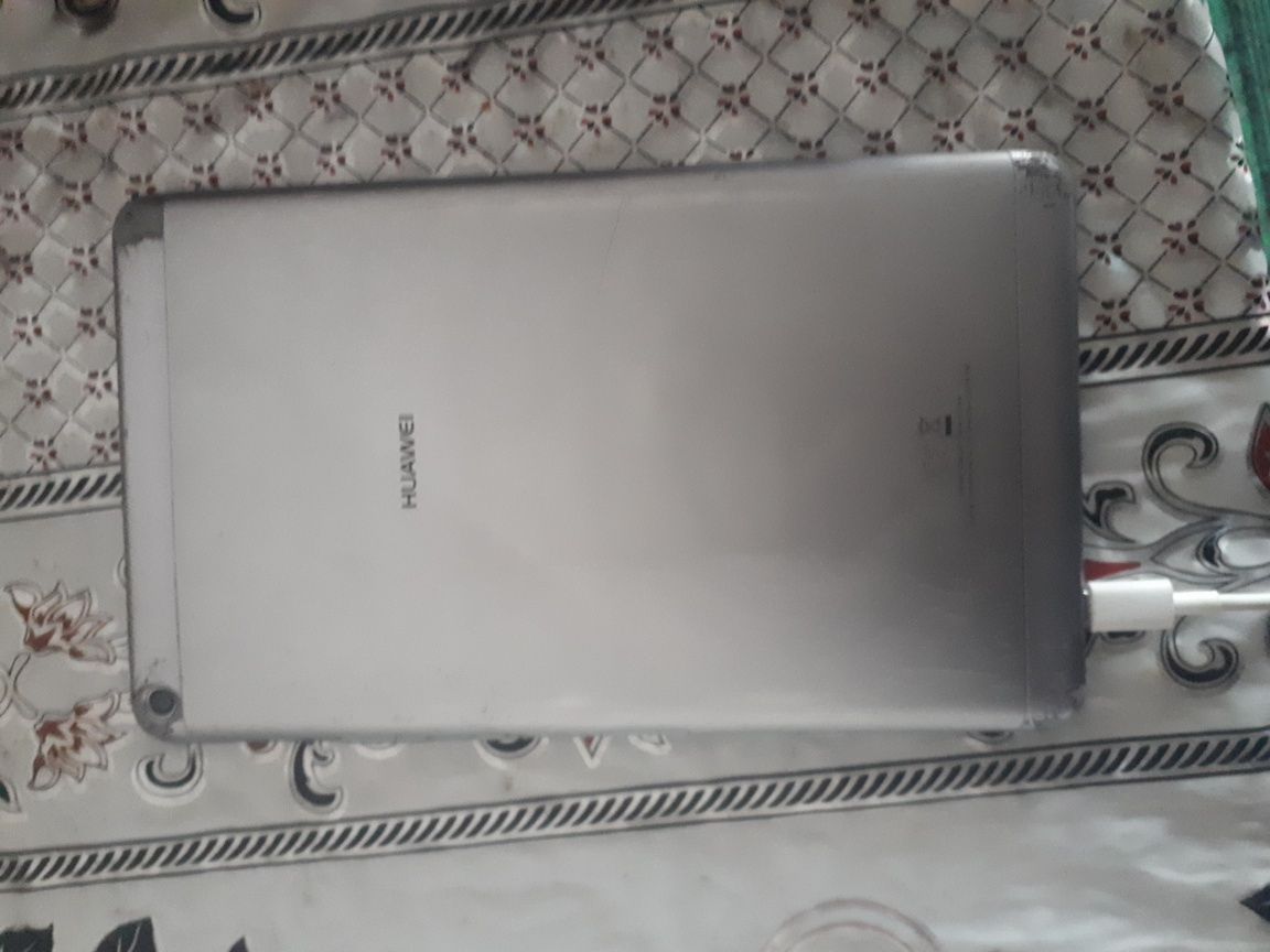 HUWAWI T3 8 plansheti xotirasi 128 gb ram 4 gb sovg'asiga quvvatlagich