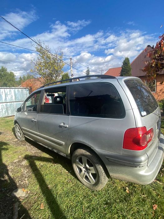 Volkswagen Sharan 2005 131cp 1850 euro negociabil