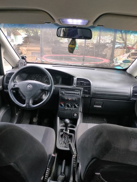 Opel Zafira 1,8 benzina gpl