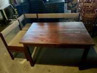 Дървена маса с кухненски ъгъл