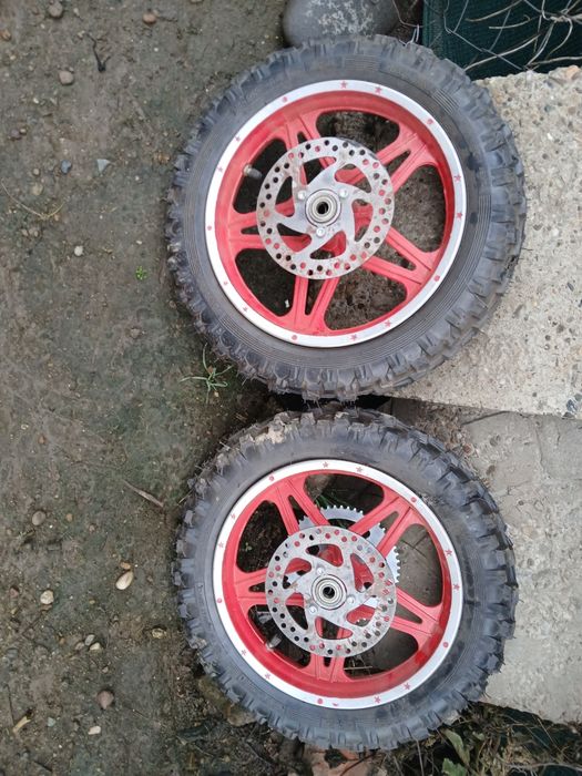 Vând roți pentru cross de 49cc