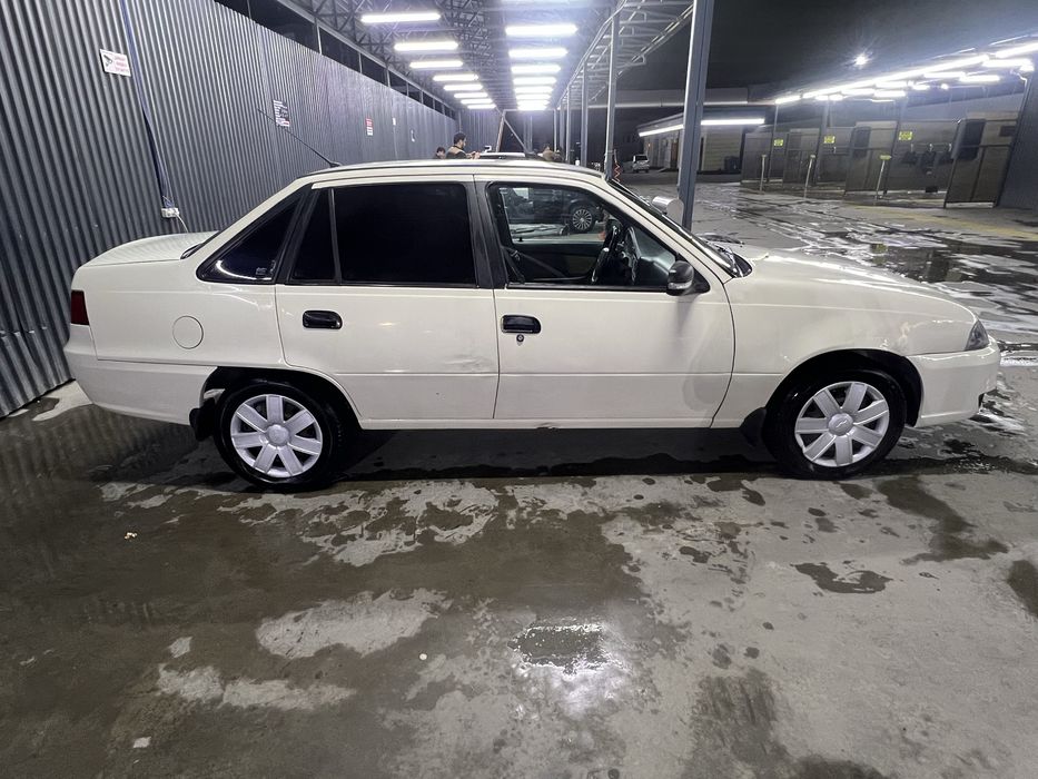 Nexia 2 2014 sotiladi