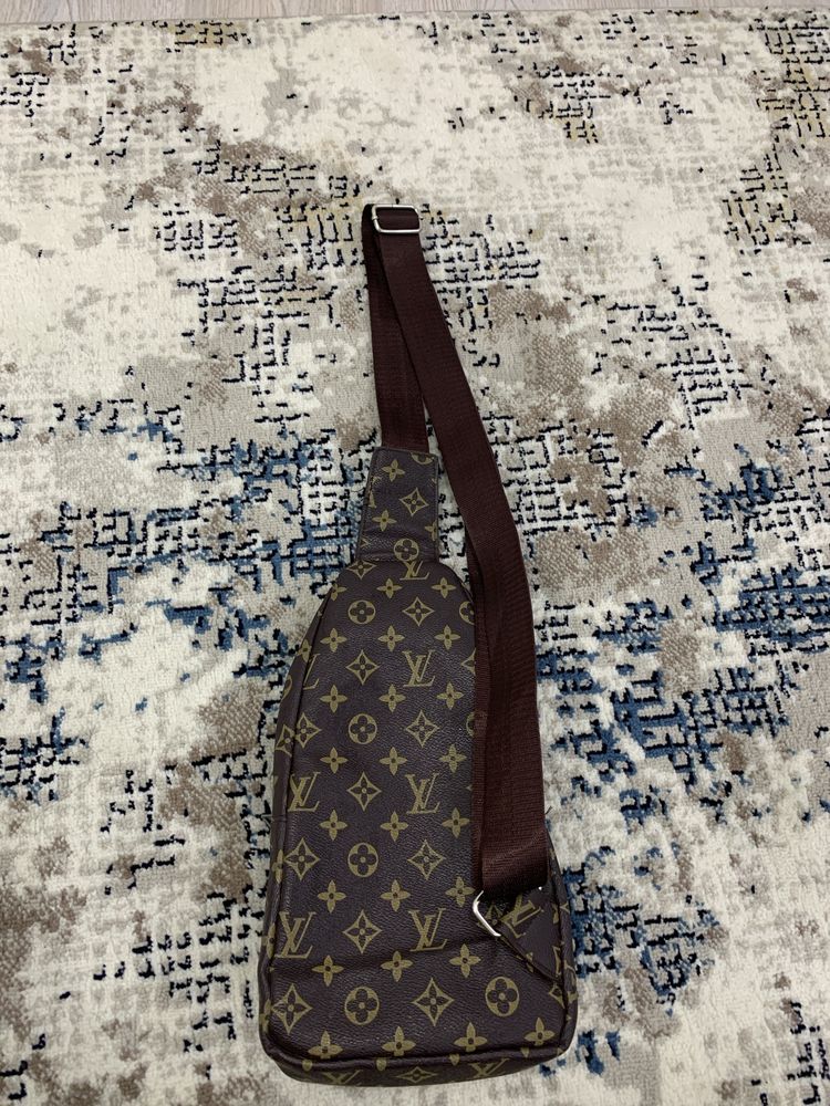 Срочно продам сумку Louis Vuitton