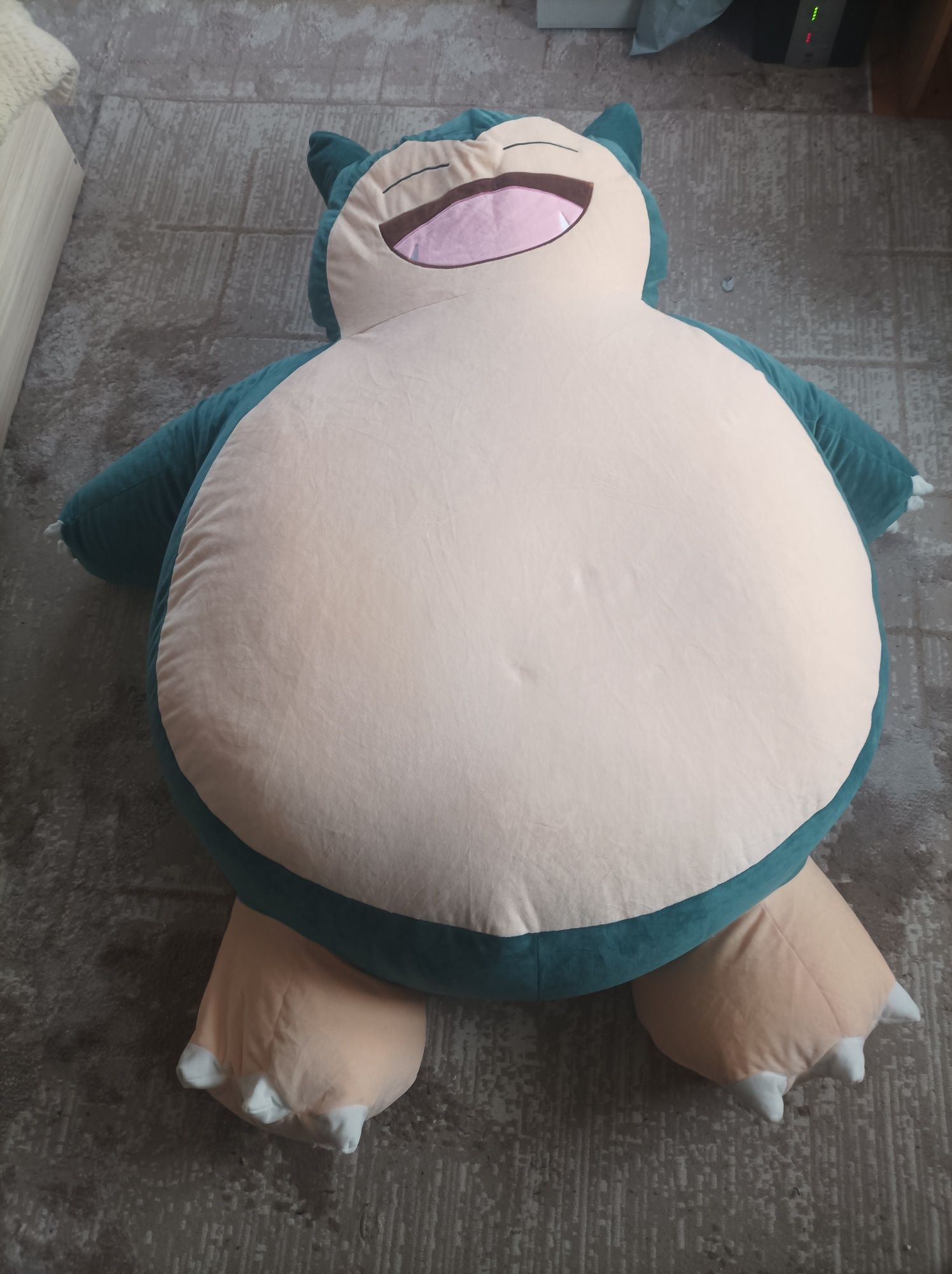 голям плюшен покемон снорлакс (барбарон) / snorlax plushie or beanbag