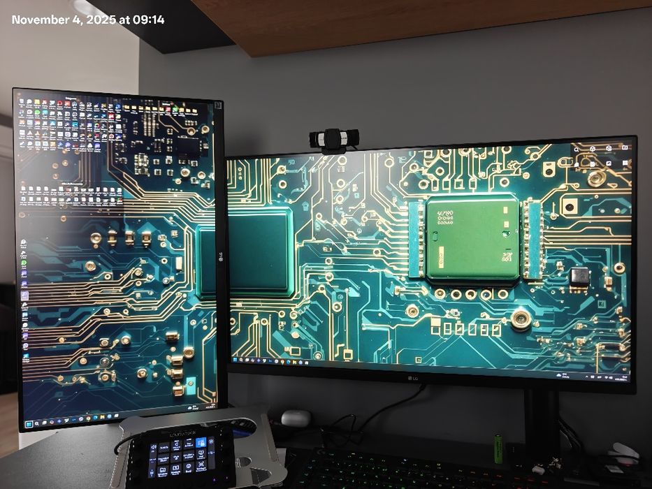 Монитор LG Ergo 32 & 27 inch