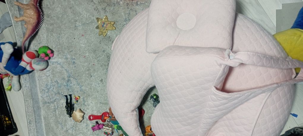 Срочно продам подушки для кормления