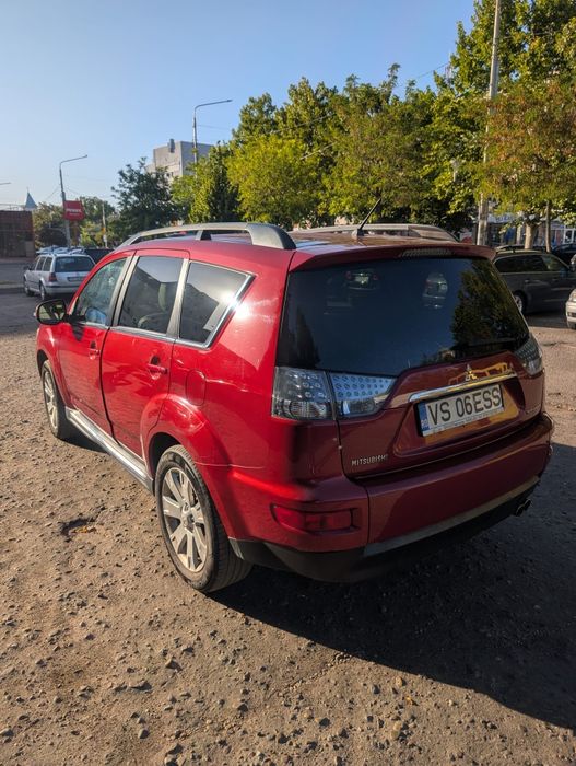 Mitsubishi Outlander 2.2 Diesel 4x4 – 7 Locuri – 2011 – EURO 5