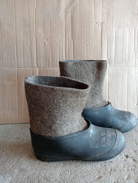 Продам б/у валенки