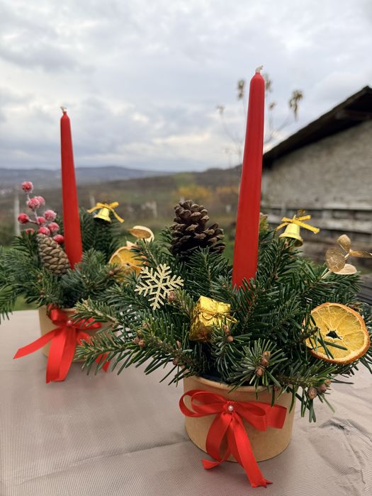 Aranjamente și coronițe Crăciun – naturale, handmade