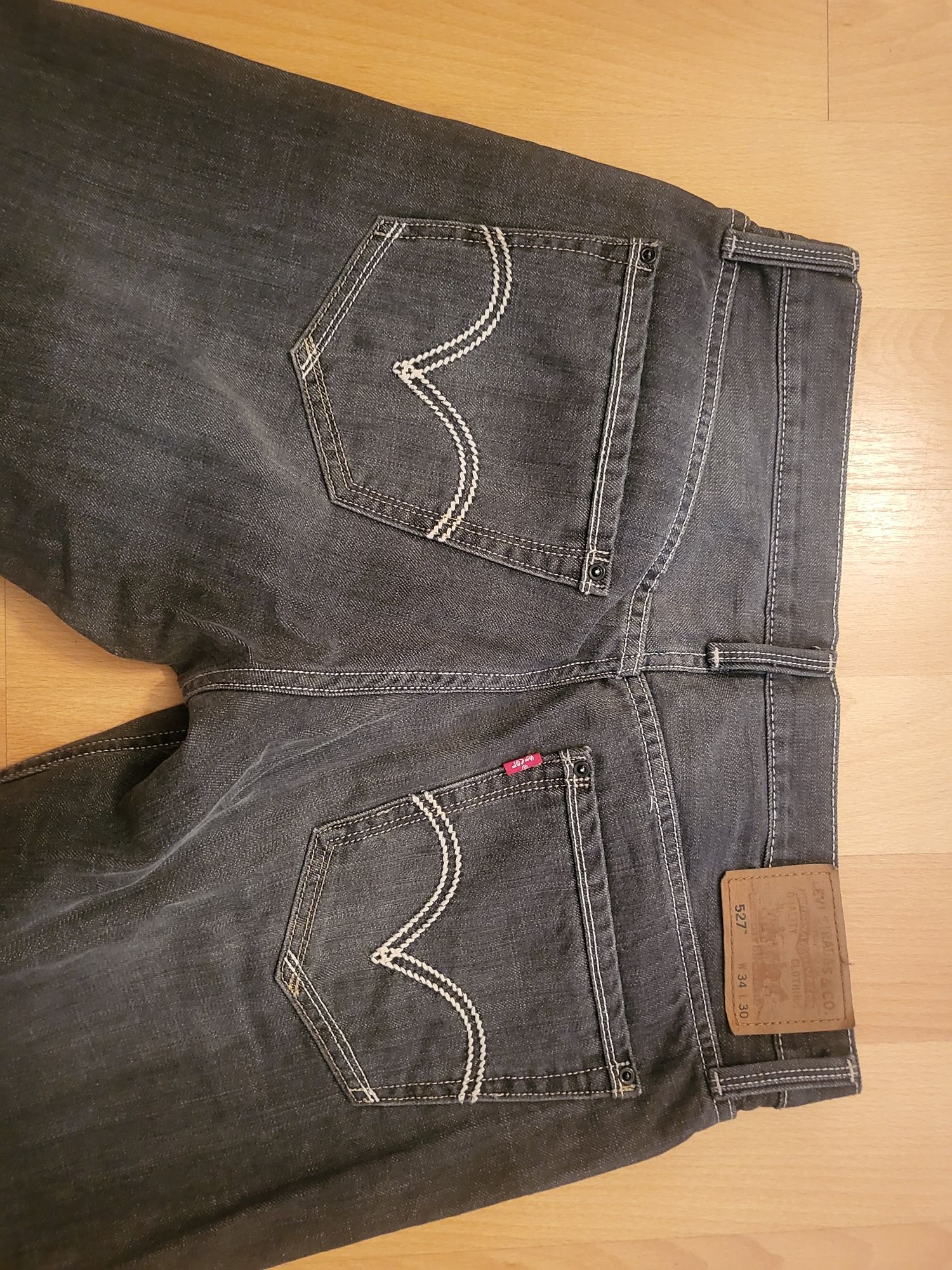 Оригинални мъжки дънки Levi's 527