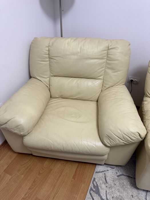 Vand 2 fotolii de piele Mobexpert