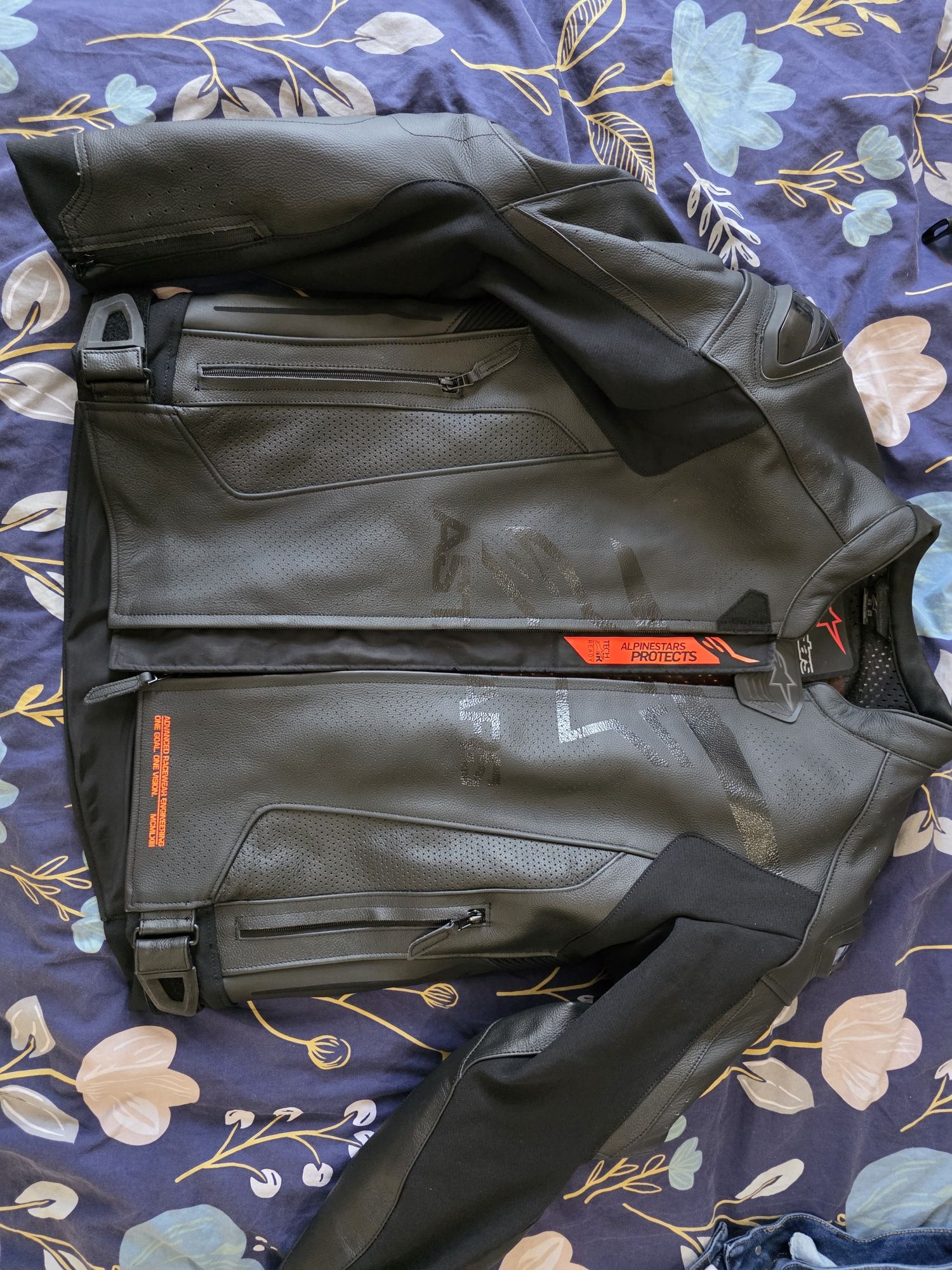Мото яке Alpinestars GP Plus v4 Airflow - 54 EUR + протектор