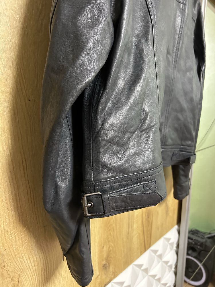 Дамско кожено яке Pepe Jeans, черно/ преливащо. Размер M/L