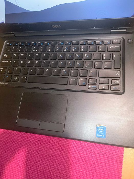 Продавам лаптоп Dell Latitude 5400