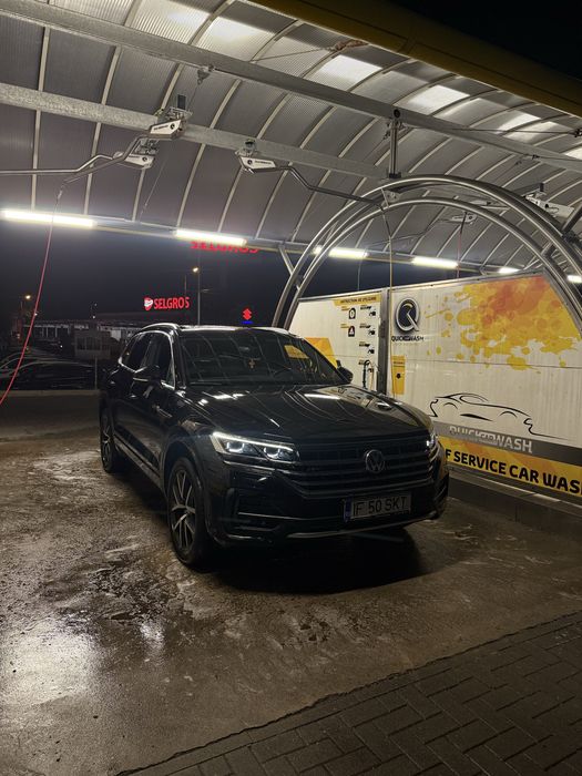 Volkswagen Touareg R Line 3.0 TDI 286 cp
