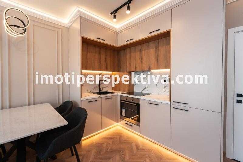 Продава се Двустаен апартамент в Пловдив, Кючук Париж - 71 кв.м за 1957 €/кв.м - Снимка #2
