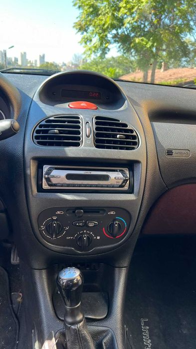 На Части Пежо 206 1,4 75кс 02г Peugeot 206 1.4 2 врати