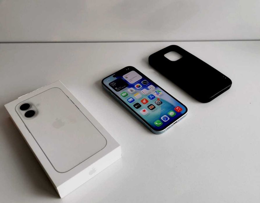Apple iPhone 15 128GB Бял