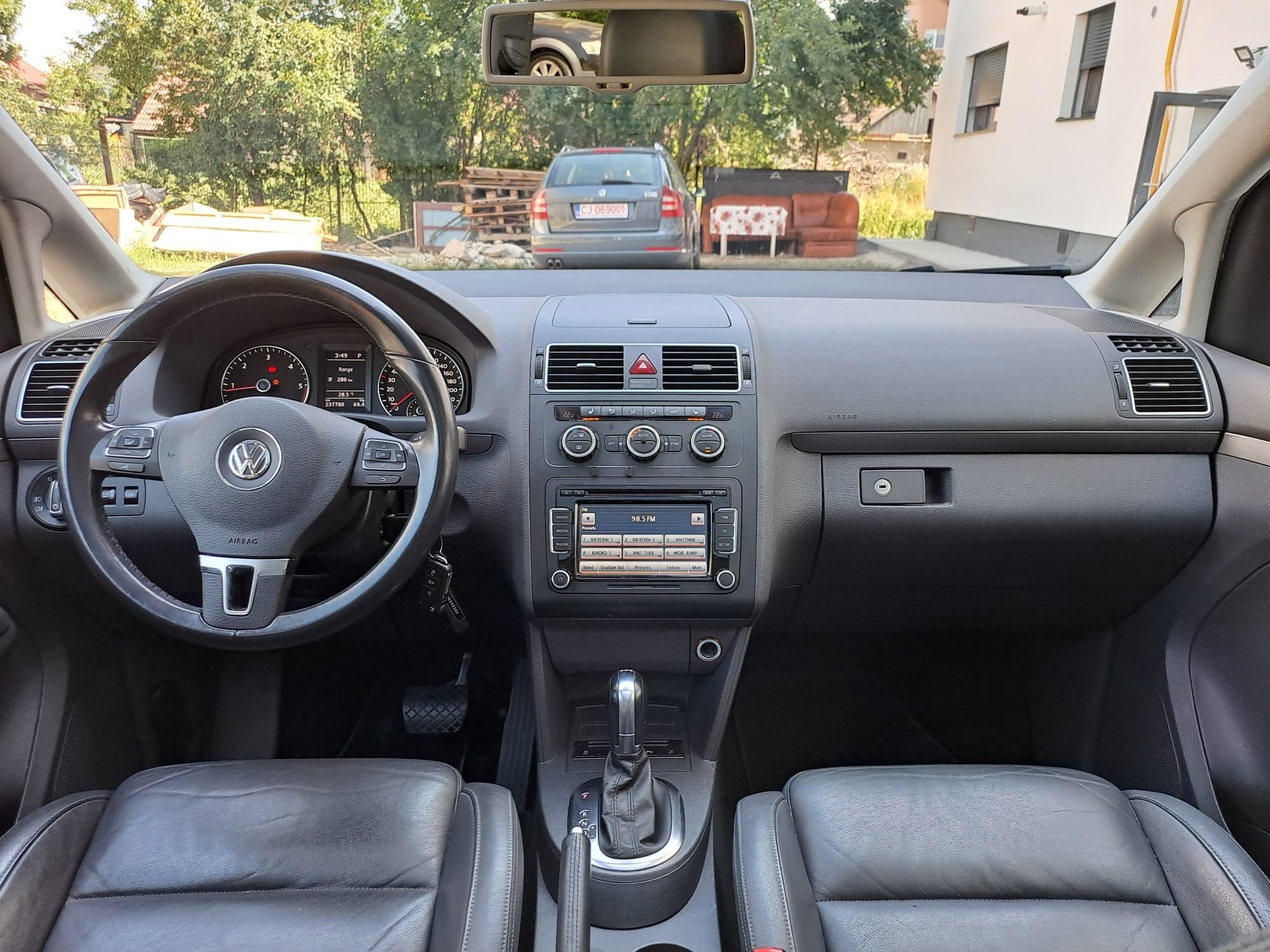 Volkswagen Touran Cross, 7 locuri,, Automat, recent adus in țară