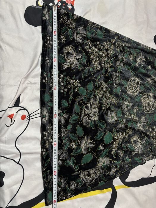 Vând fustă traditională, model vechi.