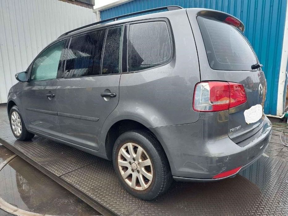 Rampa injectoare Volkswagen Touran 2010 VAN 1.6 TDI