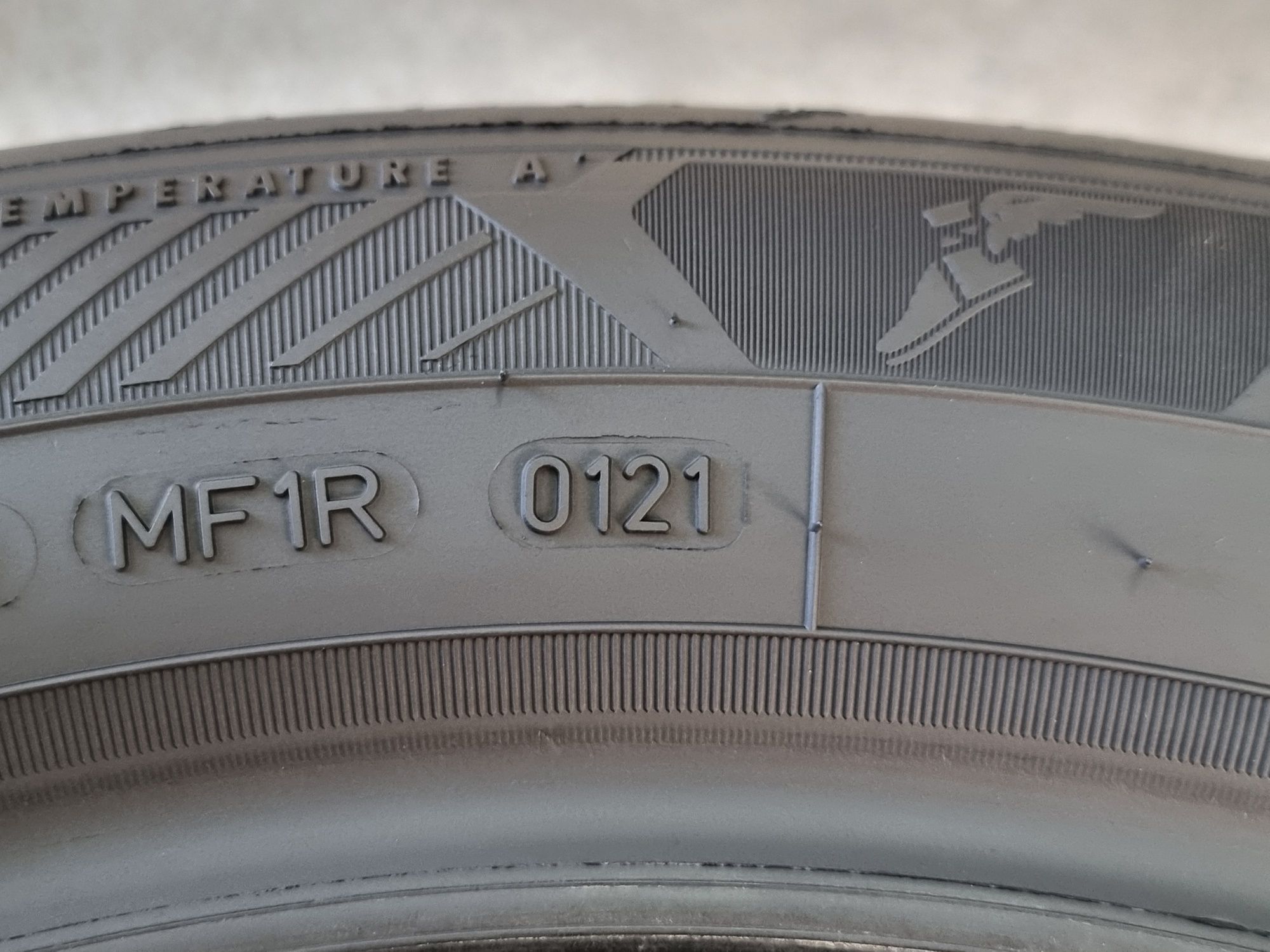 195/55/16 Goodyear 4Броя: 240лв 8мм