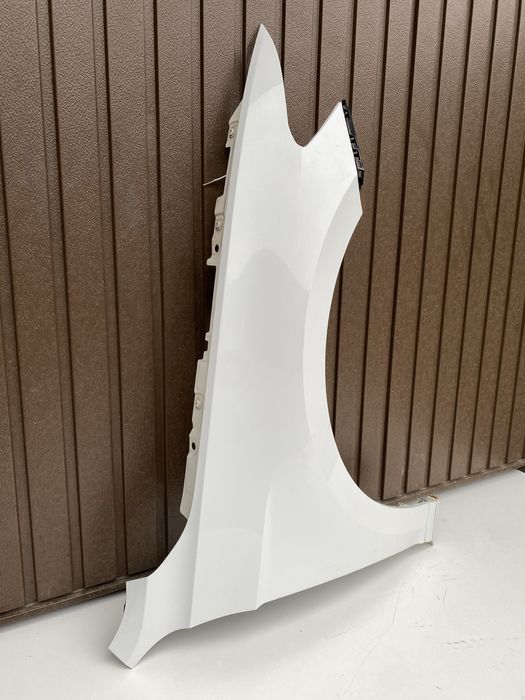 Aripa dr fata vw Passat B8 cod culoare LC9A cu suporiti si bandou 2015