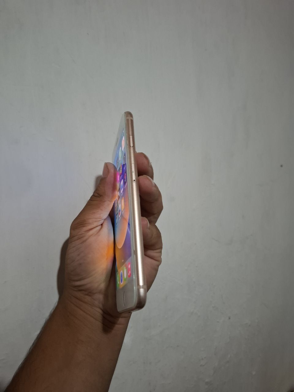 IPhone 8 plus holati idial 64 73 radnoy
