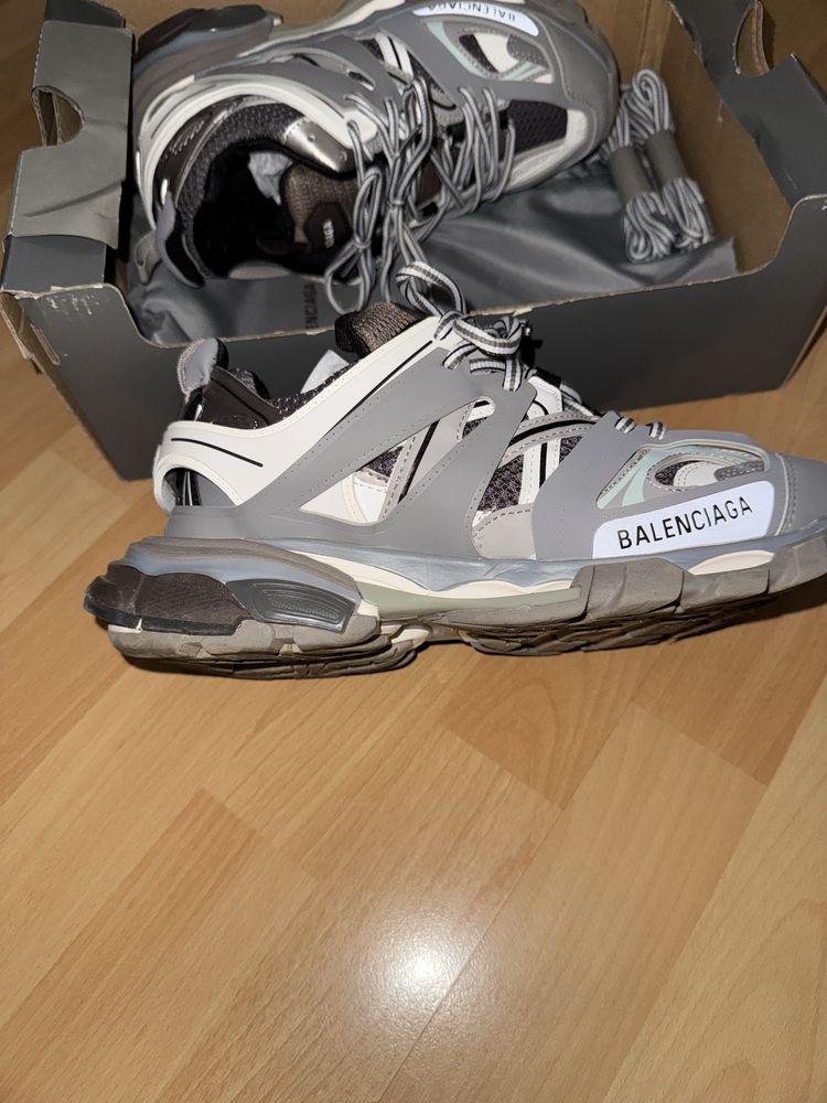 СПЕШНО Balenciaga Track Grey/White 40 EU