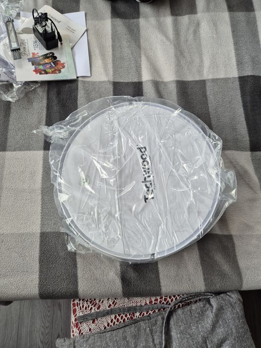 Робот - бяла цвят