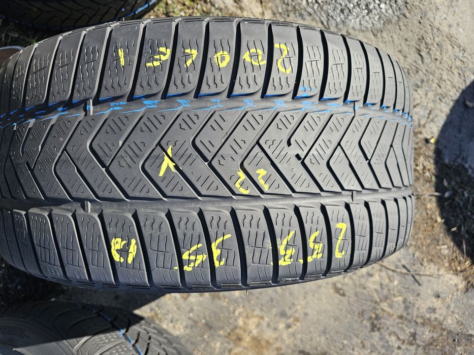 255 35 18 pirelli sottozero 3 m+s