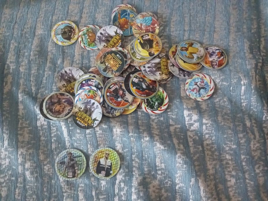 Фишки обычные ,есть 2 легендарные