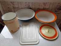 Эмалированная посуда 2 таза, бидон, крышки. Времен СССР.