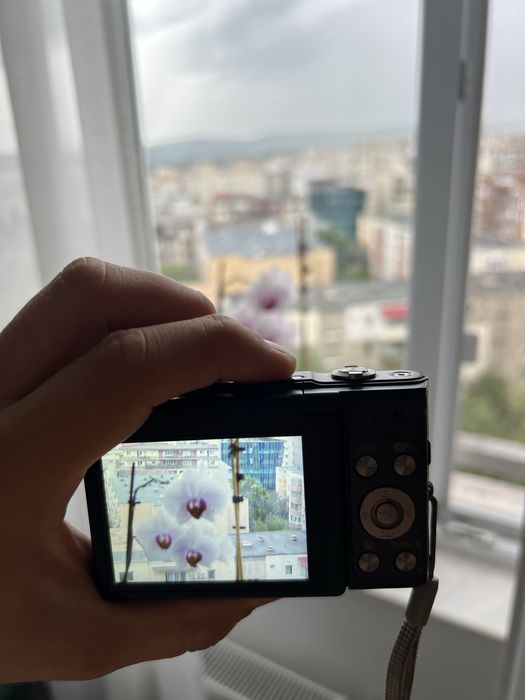 Aparat Foto Digital Panasonic Lumix DMC SZ10 Ecran rabatabil Wifi