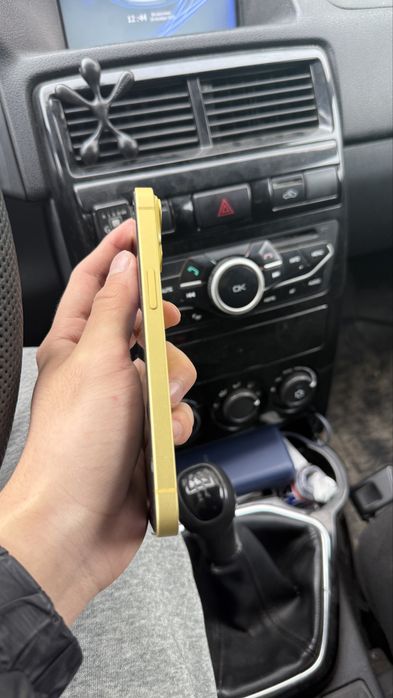 Айфон 14 в идеальном состоянии