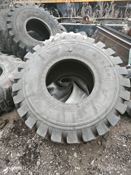 Продам  шины на погрузчик 23,5/25