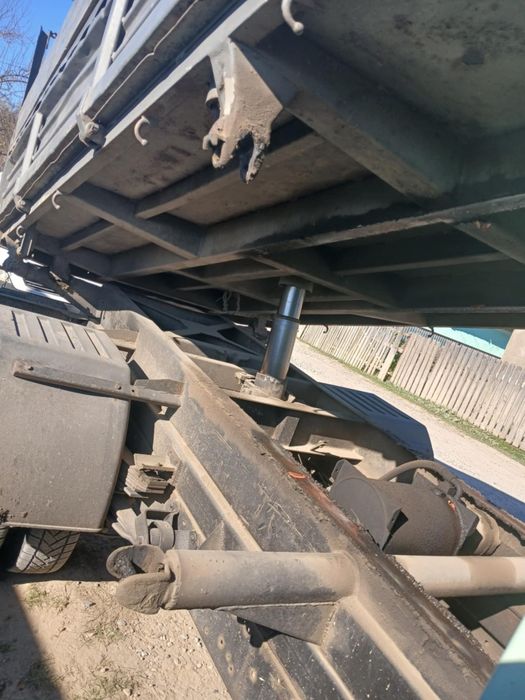 Vând Iveco basculabil !