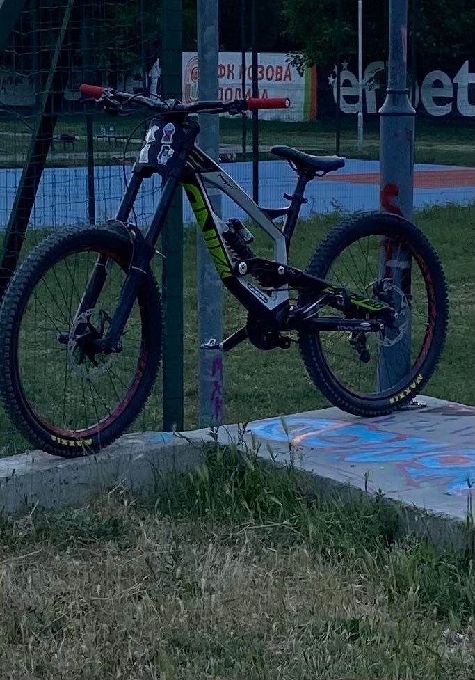 YT Tues DH колело