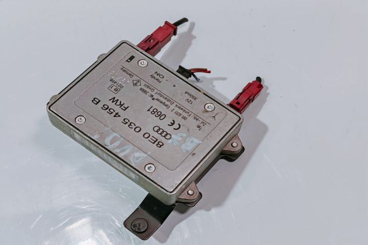 Amplificator  modul antena 8E0035456B Audi A4 B6 seria