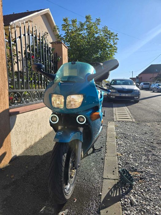 Motocicleta HONDA VFR 750 F