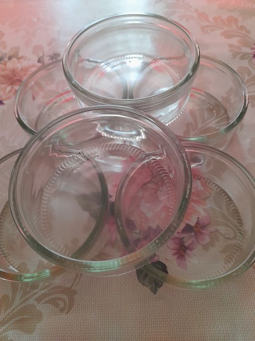 Чисто нови чаши за ракия  и стъклени купички
