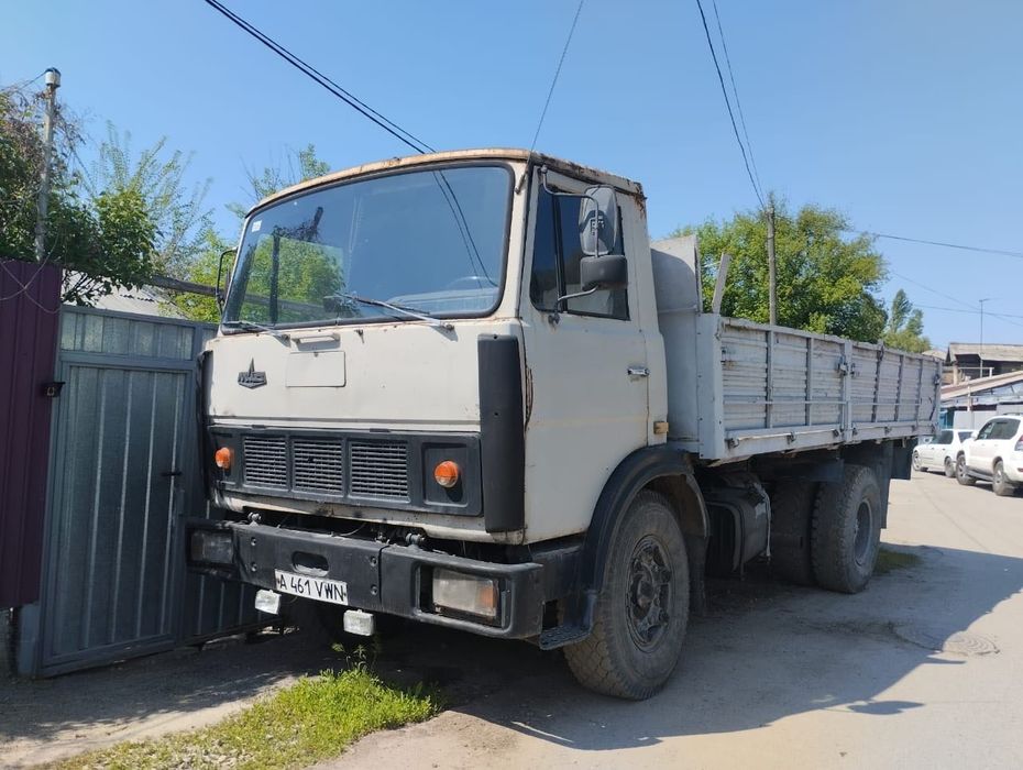 Грузовая машина МАЗ