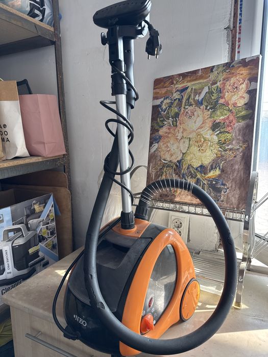 Паровой утюг в хорошем состоянии