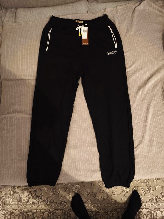 Pantaloni AGTAWH 100% bumbac $94 fermoare la buzunare