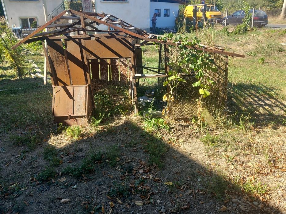 Подарявам кочина за животни